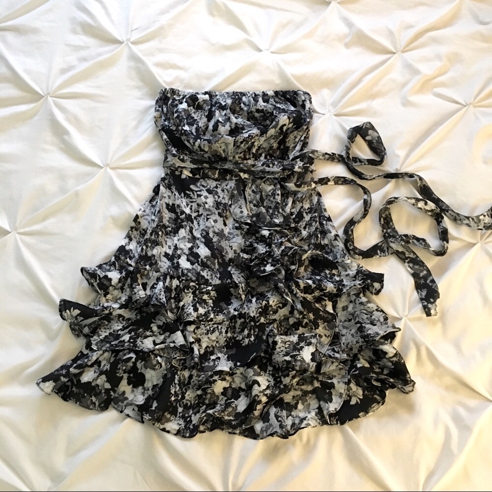 Jacob Ruffled Dress - Picture 7 of 7